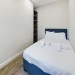 Modern 2 Bedroom Apartment In Belfast