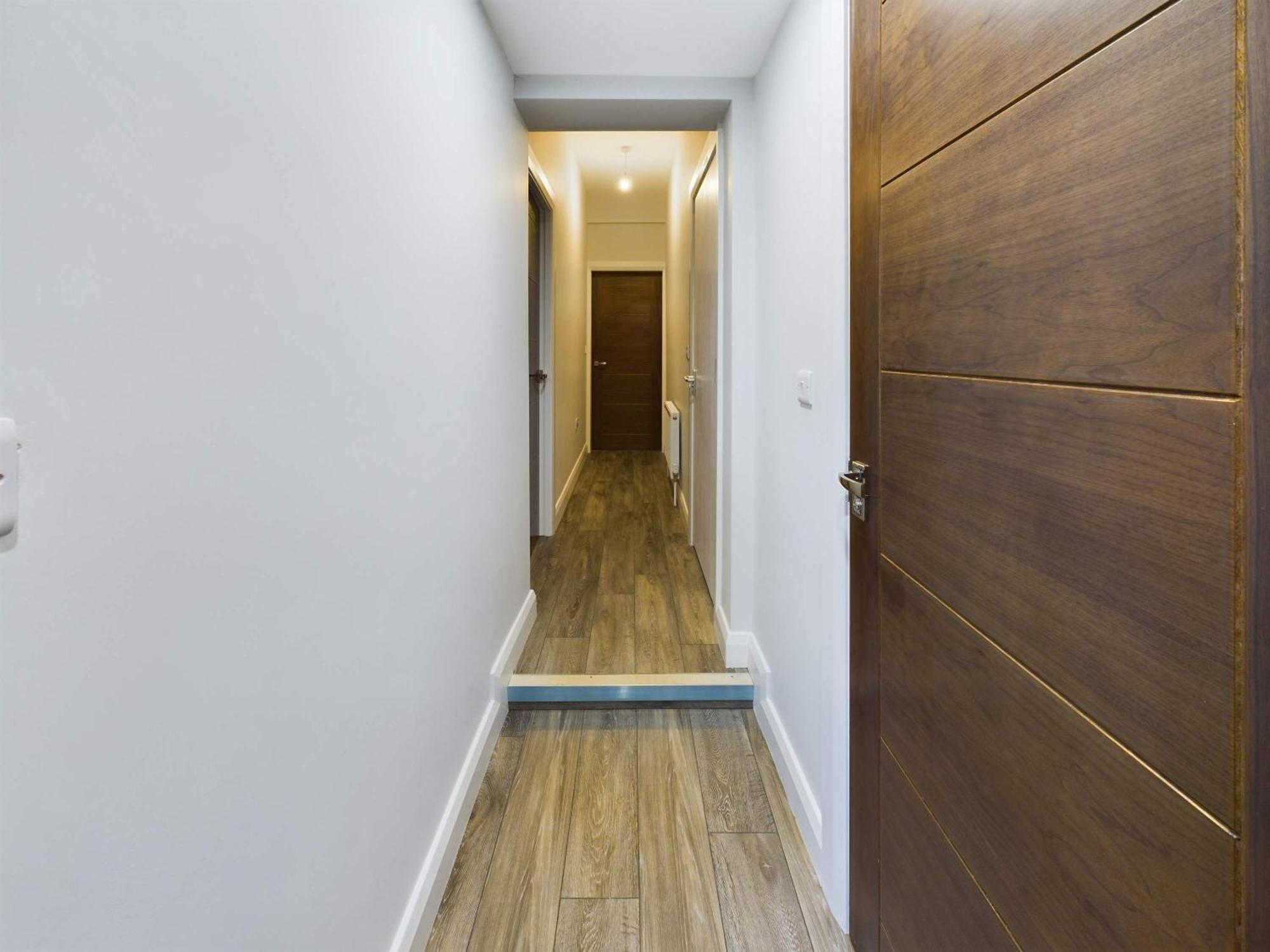 Apartment Modern 2 Bedroom In *