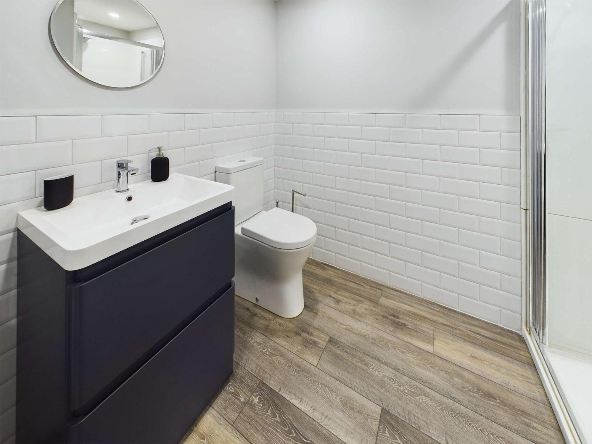 Modern 2 Bedroom In Apartment