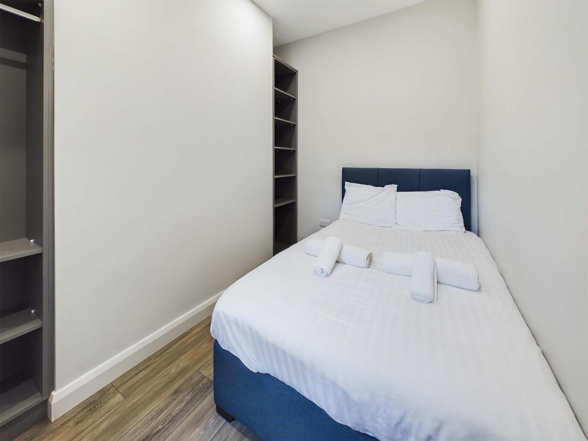 Modern 2 Bedroom In *